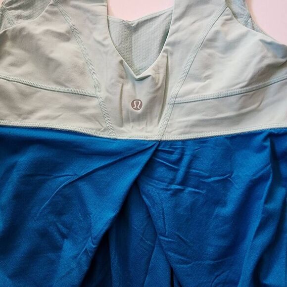 Lululemon Women's Blue Two Tone Colorblock Scoop Neck Tank Top Size 8 - Picture 4 of 7